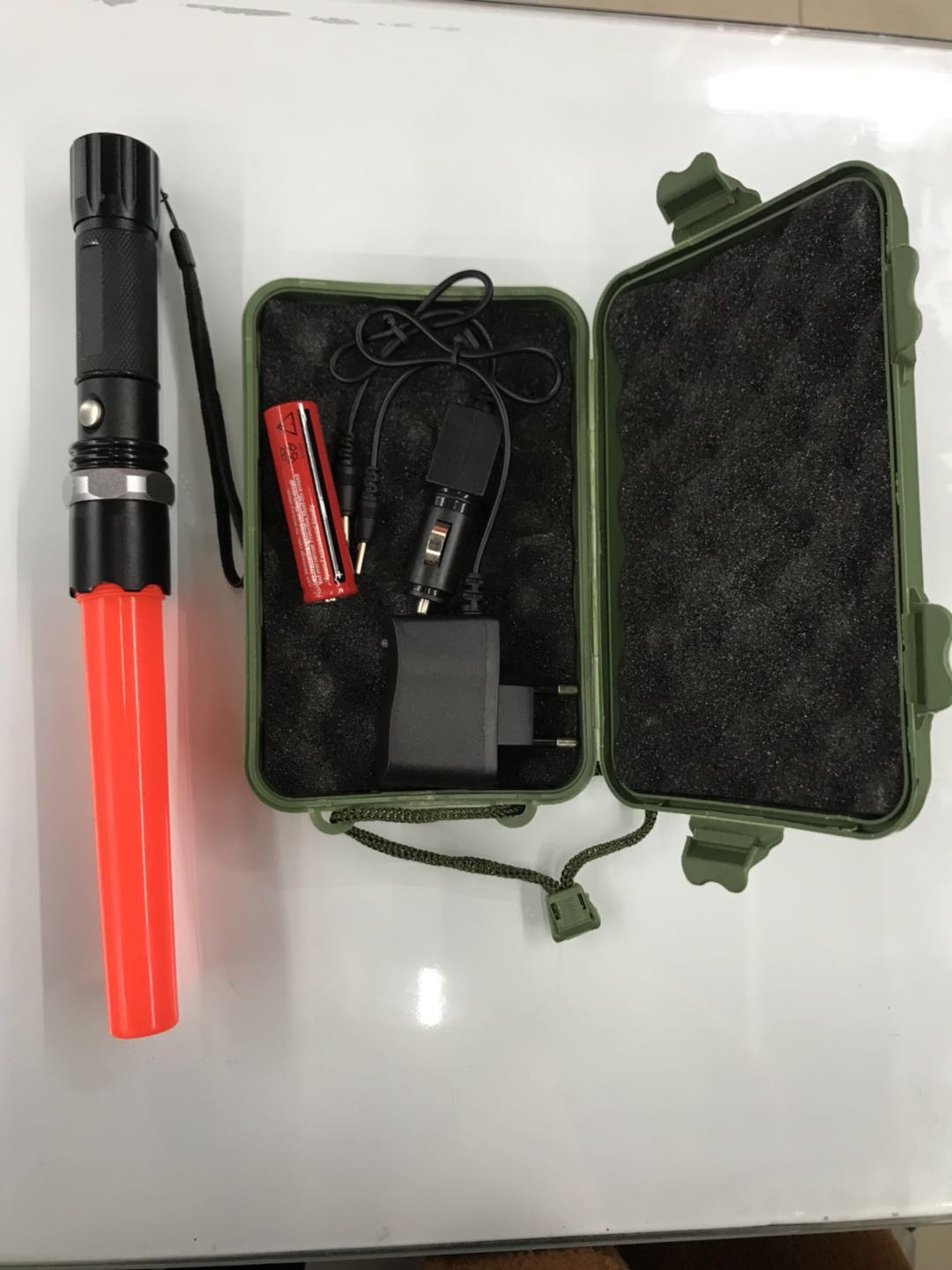 便携强光手电筒户外超亮远射多功能小家用充电锂电 001产品图