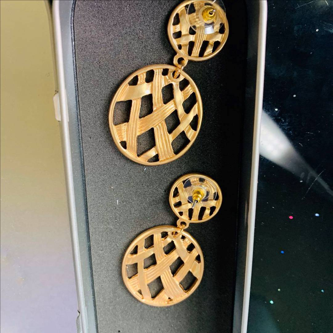 Earrings Alloy Material Retro Palace Hollow Earrings Western Antique Engraved Ins Recommended details Picture