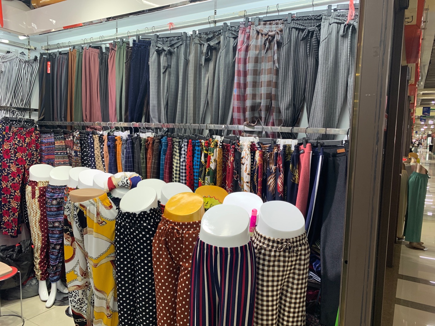 Yang Anni Hosiery Trading House describe pic - 3