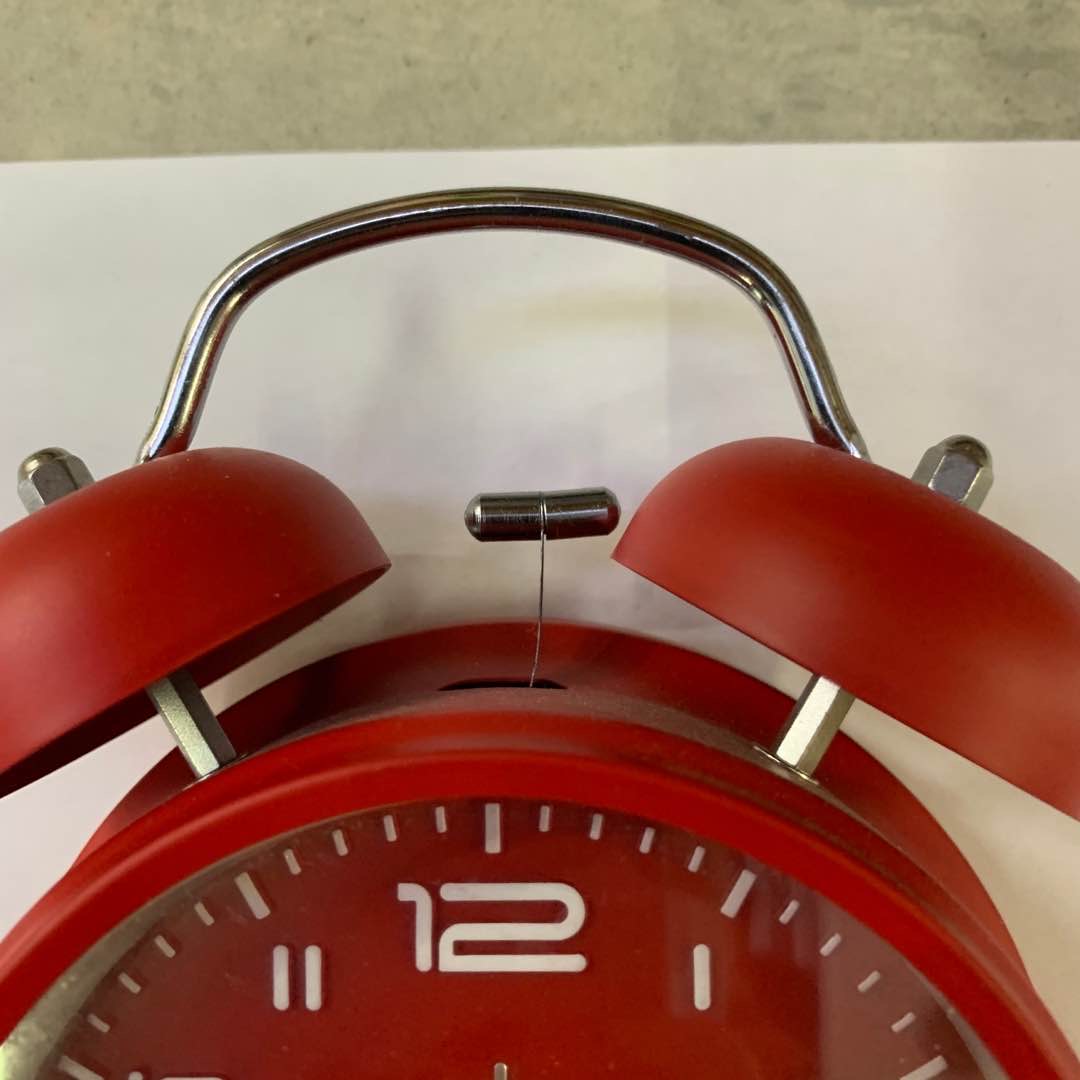 学生用闹钟声音超大闹铃床头静音儿童小时钟创意个性简约钟表红色闹钟细节图