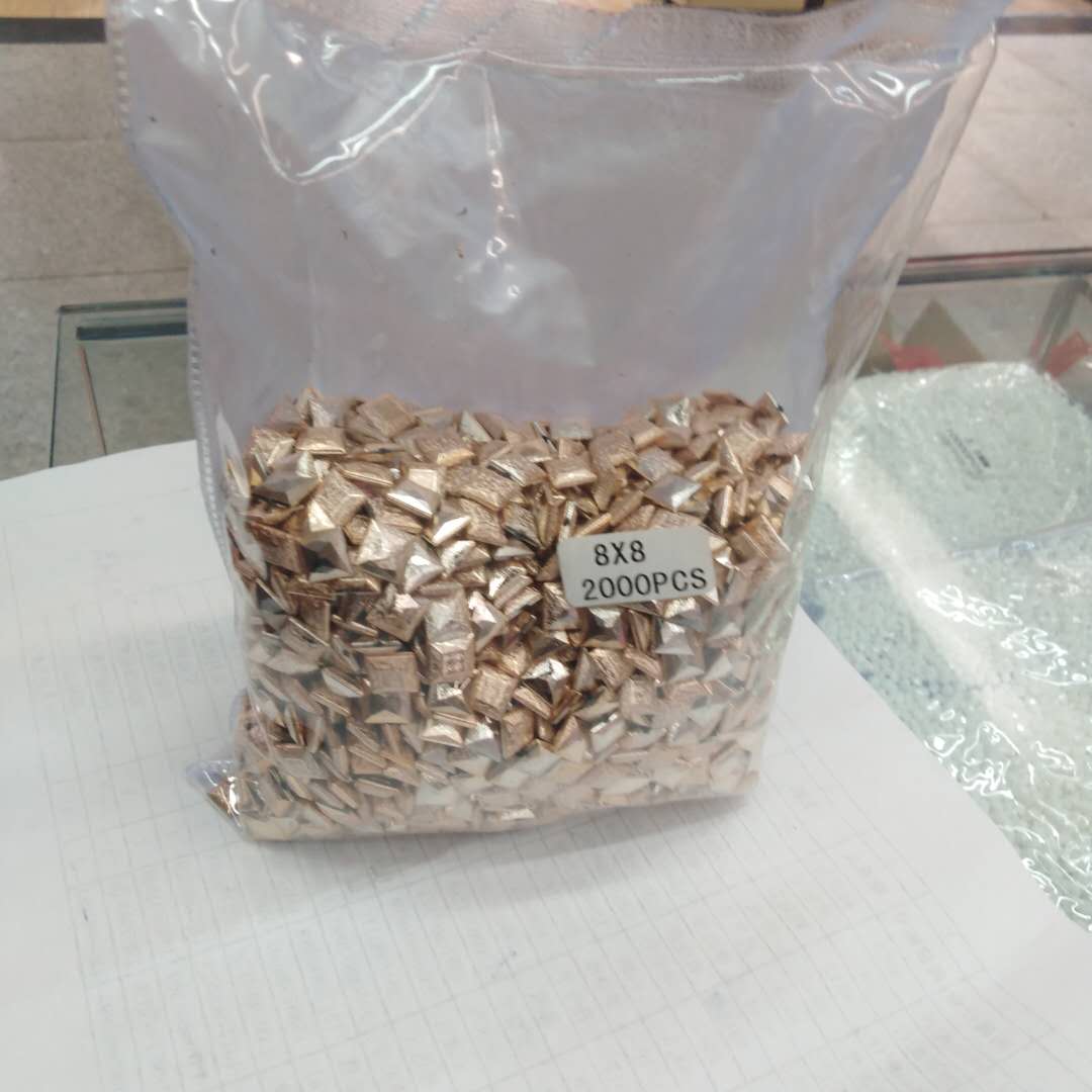 Flat cubic aluminum copper-plated hollowed-out pendant jewelry accessories, flat cubic hollowed-out aluminum headwear accessories, beaded accessories details Picture
