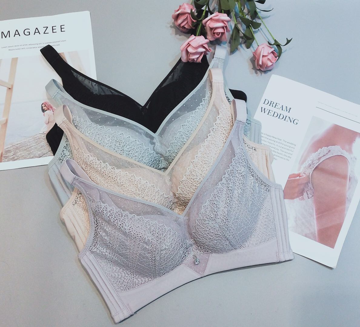 Undergarments for women without steel rings, small breasts, adjustable inner garments, a pair of breast support, a sexy and seamless thin bra cover