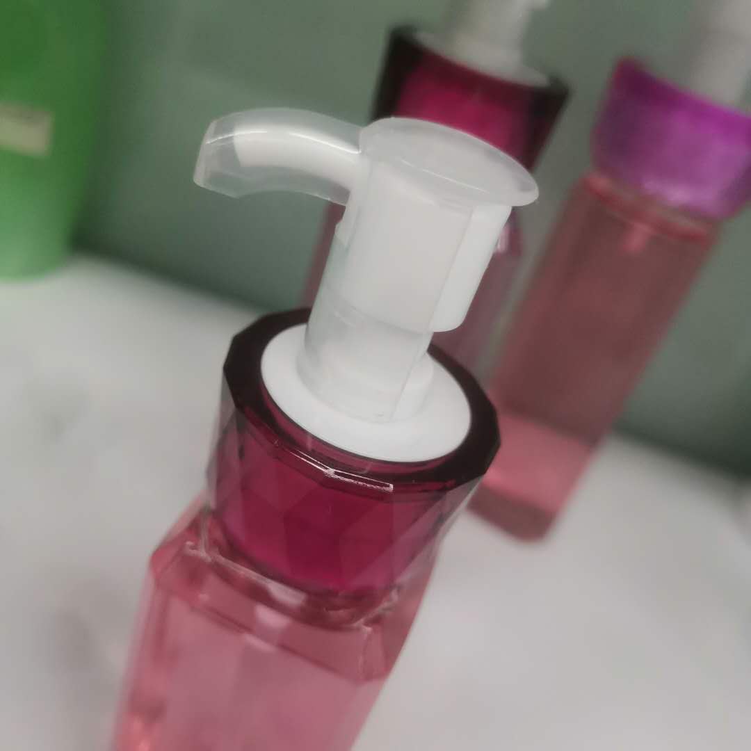 旅行分装化妆品红色透明包装瓶塑料瓶喷雾包装瓶大中小三个装细节图