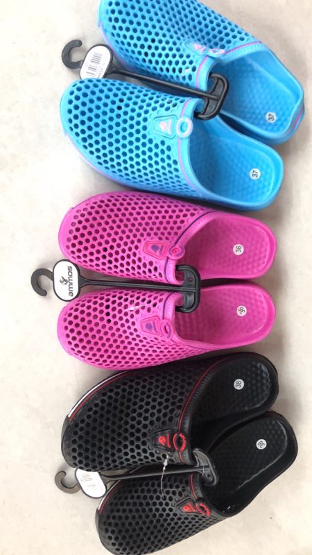 Summer new style clogs, beach shoes, anti-slip jelly sandals, soft-soled slippers, outerwear, foreign trade style, men's and women's regular round holes