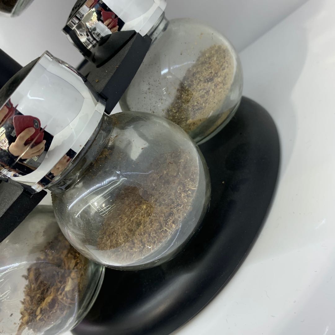 圆形透明玻璃家用调味罐细节图