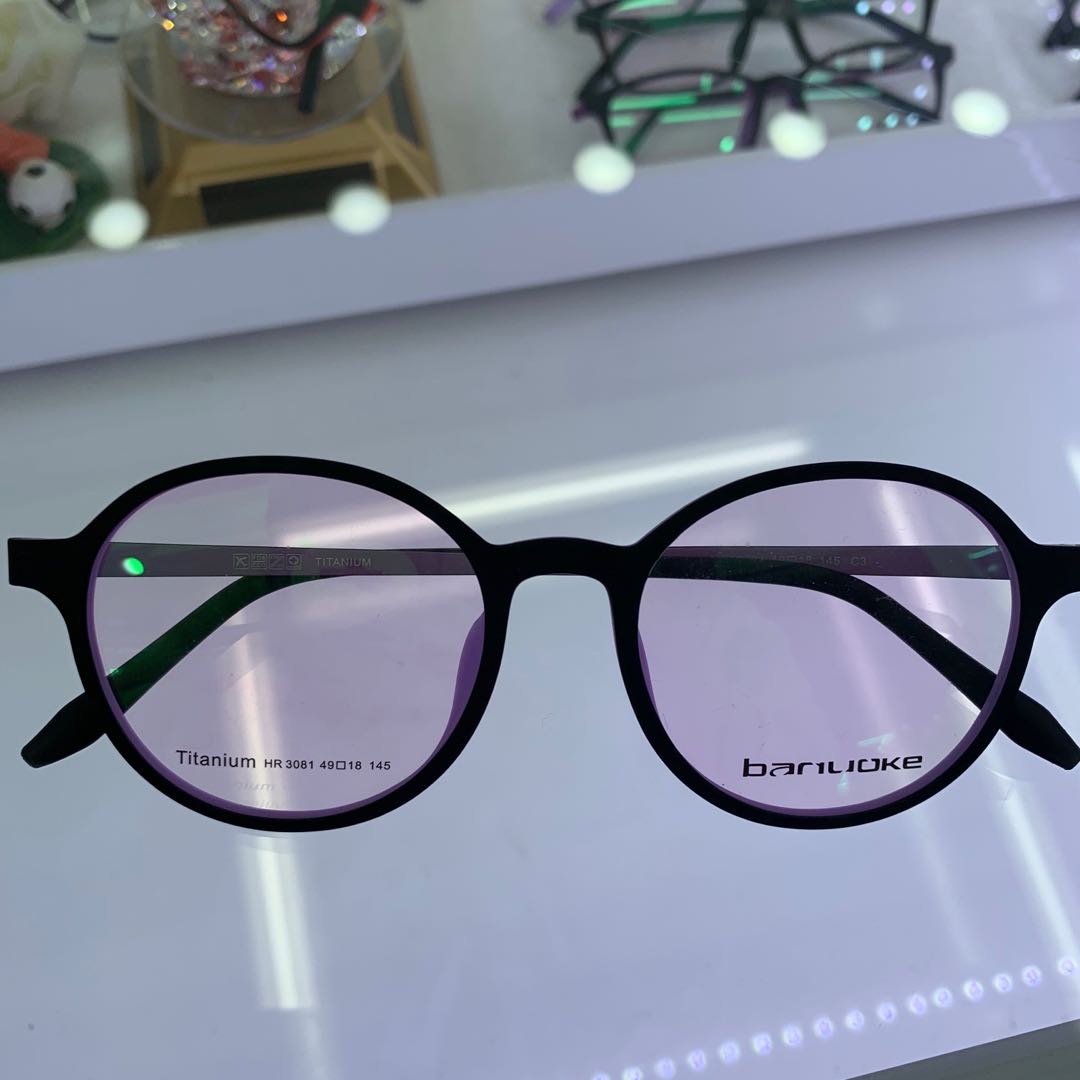 Round frames of myopia glasses for students and office use