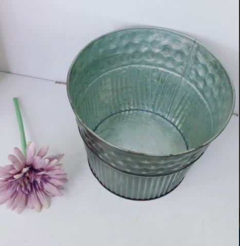 Factory direct sales of high-end iron circular retro craft gifts by Weiwei Craftsmanship Specification image