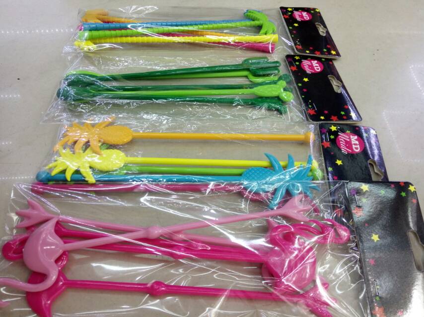 Multi-color cartoon-shaped cocktail sticks Specification image