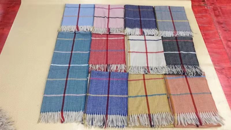 Ladies Fashion Trend Everything Warm Flow Suplaid Imitation Cashmere Scarf details Picture