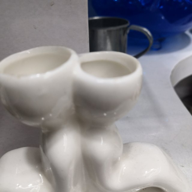 小人型白色陶瓷种草杯种花细节图