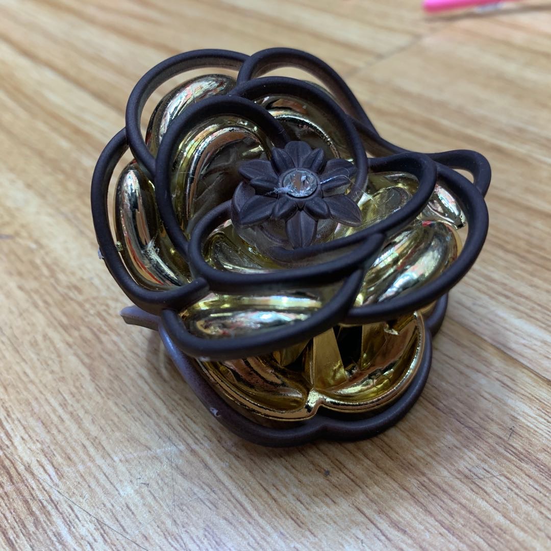 Fashion Korean Holloway Flower Grab Clip Bath Clip Bangs Clip Headpiece Hair Clip details Picture