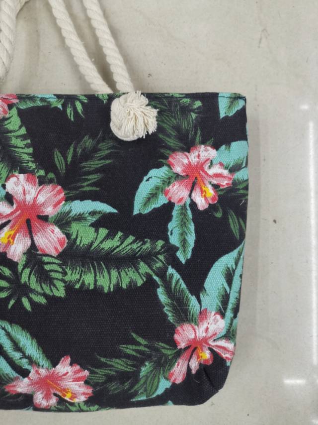 Fashion Small Fresh Canvas Handbag Shoulder Bag Leisure Shopping Bag details Picture