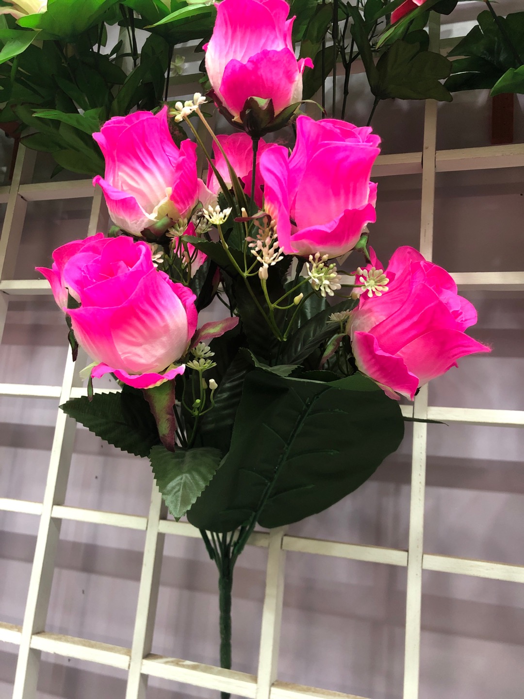Yuxin Flower Shop offers direct sales of 9 large-leaf peacock buds from the manufacturer