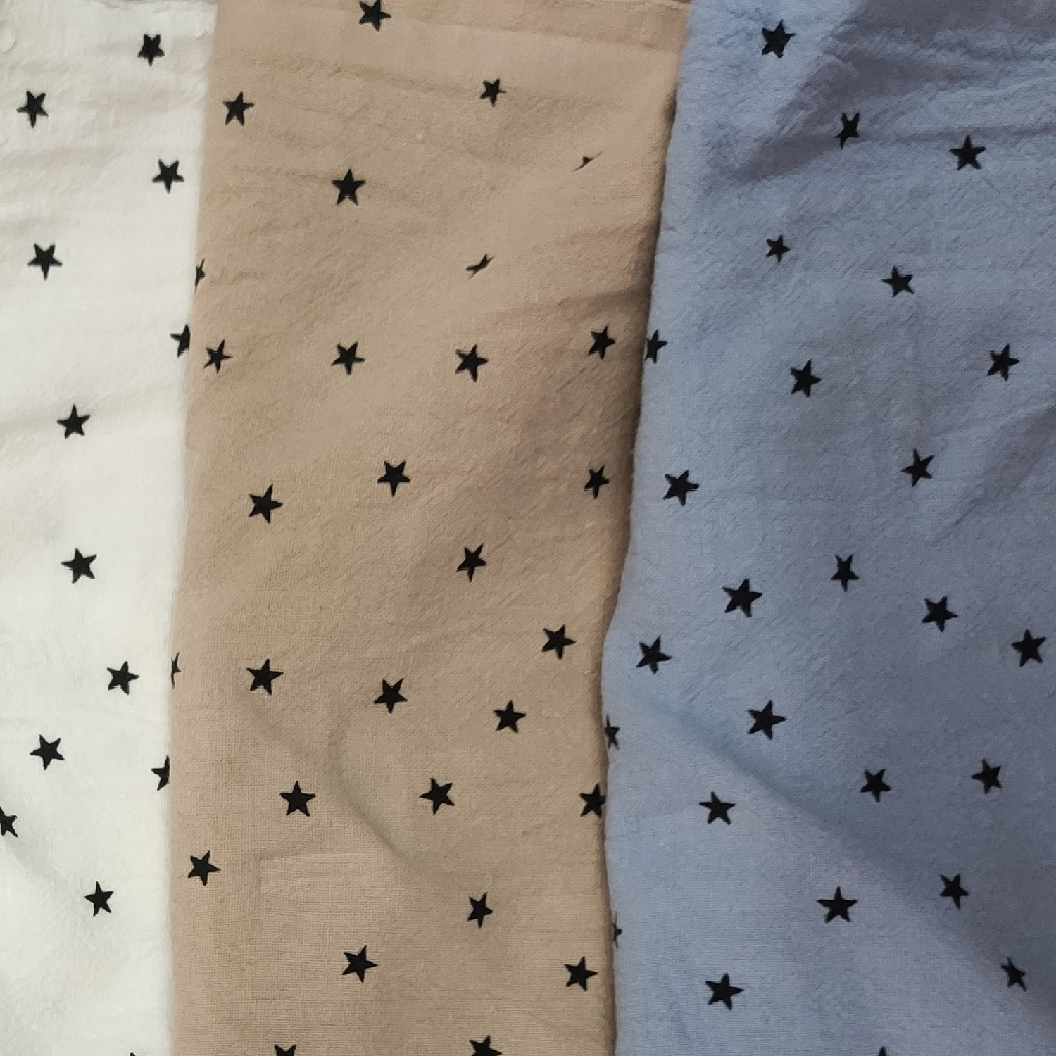 Polka dot knitted fabric for clothing decoration is available in multiple colors and the price is negotiable details Picture