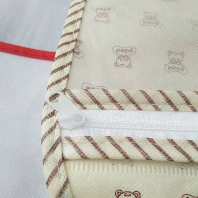Beige Large Bear Cartoon Pattern Non-Woven Suit Dust Bag Non-Woven Bag Manufacturers Direct Sales Big Discount details Picture