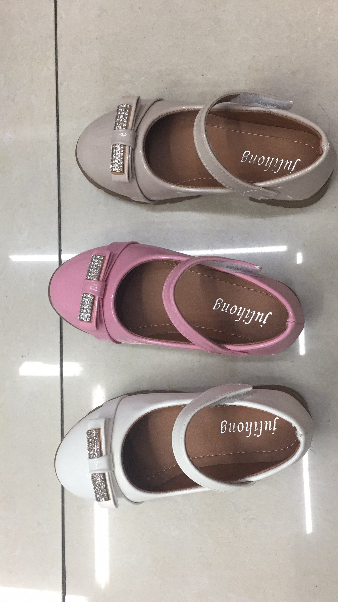 2023 Spring children students perform the Korean version of the girl's bow H208 Hongyun 2020 foreign trade girl baby butterfly princess shoes full figure