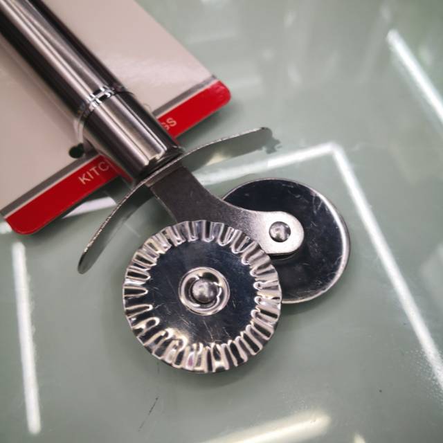 Bakers Use Serrated Lace Cutter Double Roller Pizza Knife Hob Lace Double Wheel Cutter Pastry Wheel Knife Specification drawing