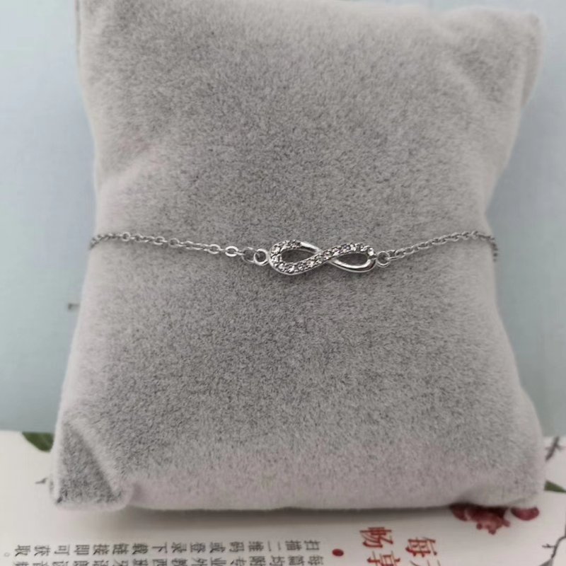 气质8字微镶锆石手链时尚多层手饰简约环保网红饰品产品图