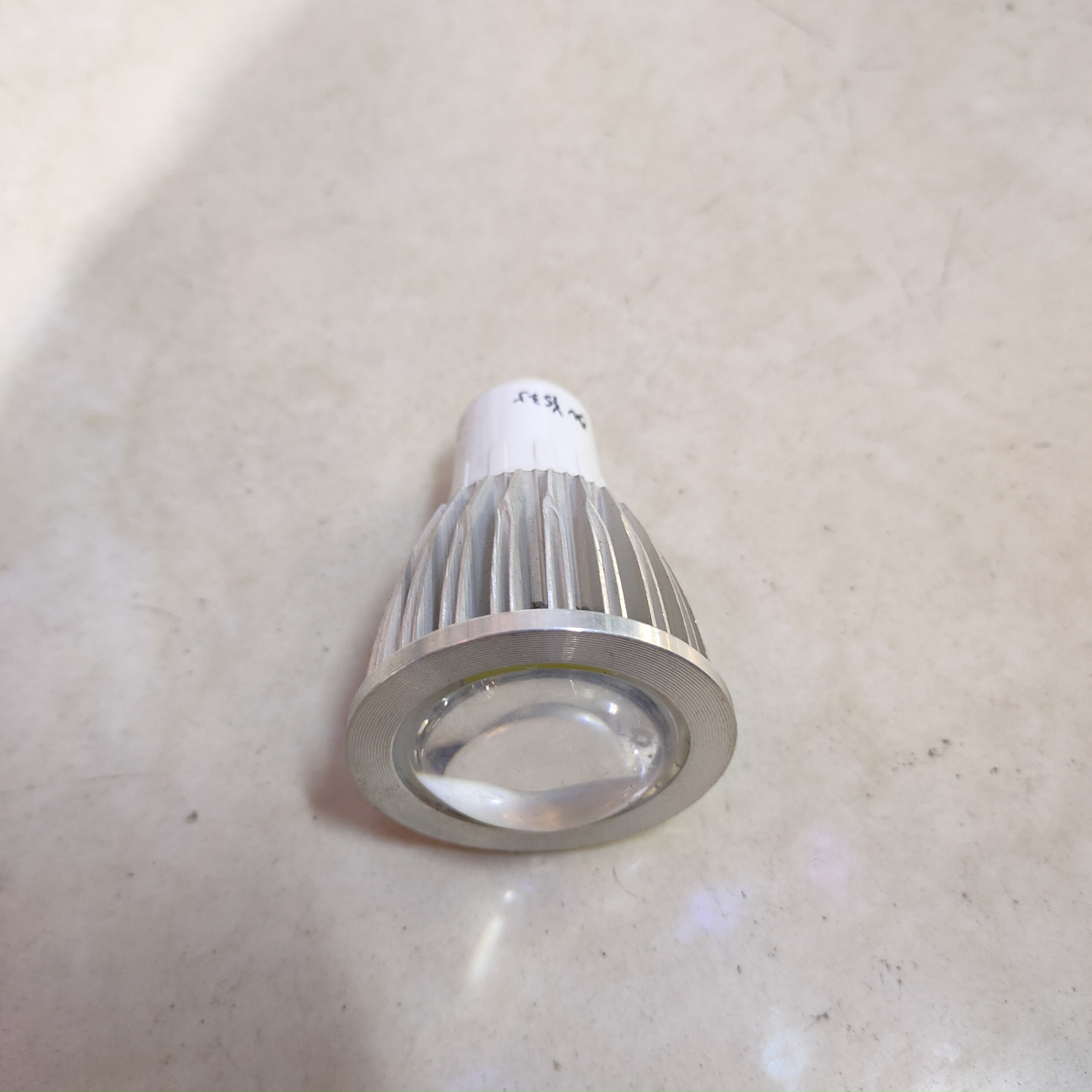 led球泡灯  厂家直销led平头款灯泡家用室内照明节能灯细节图