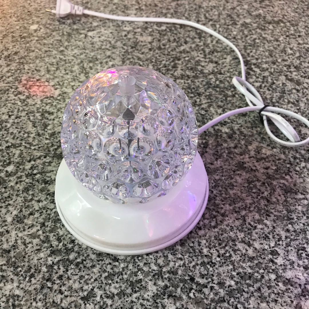 Ktv Flash Rock Jumping Di Home Explosion Sound Control Color Lights Magic Ball Seven Color Lights Specification drawing