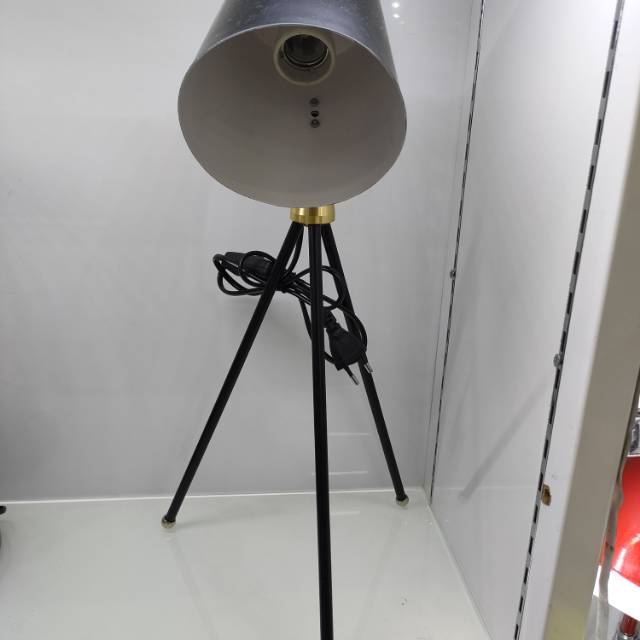 台灯led灯装饰灯简易台灯铁艺台灯书房卧室灯寝室灯书桌台灯
