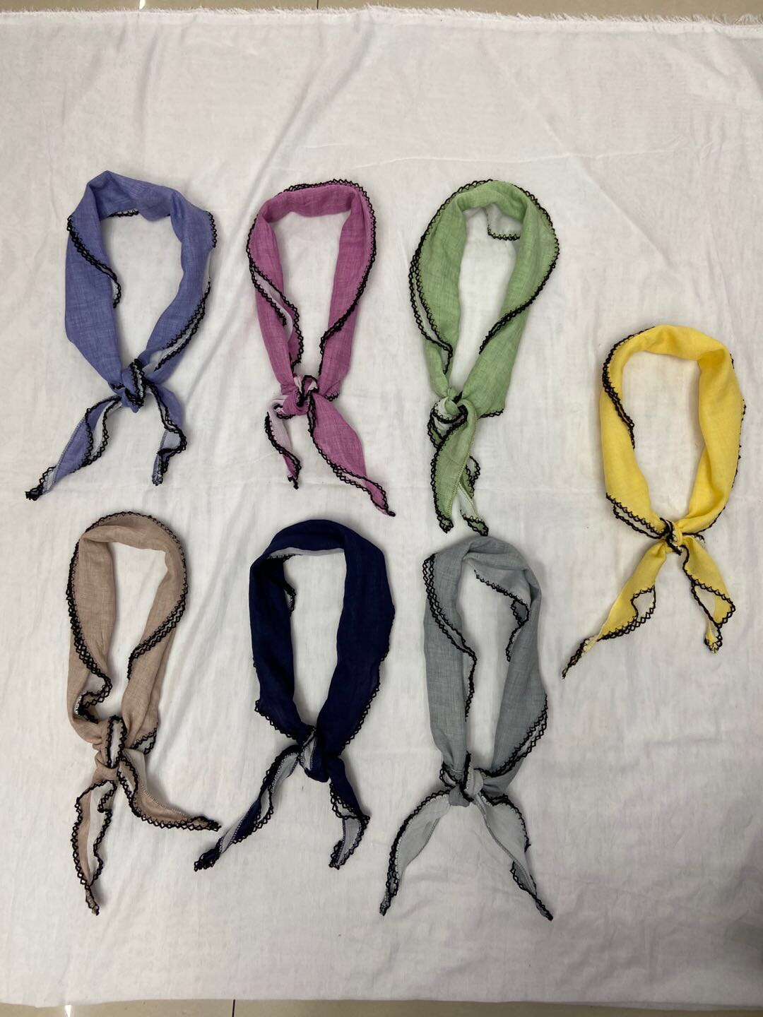Women's South Korea Dongdaemun Small Fragrance Style Two-Color Patchwork Curved Teeth Small Scarf