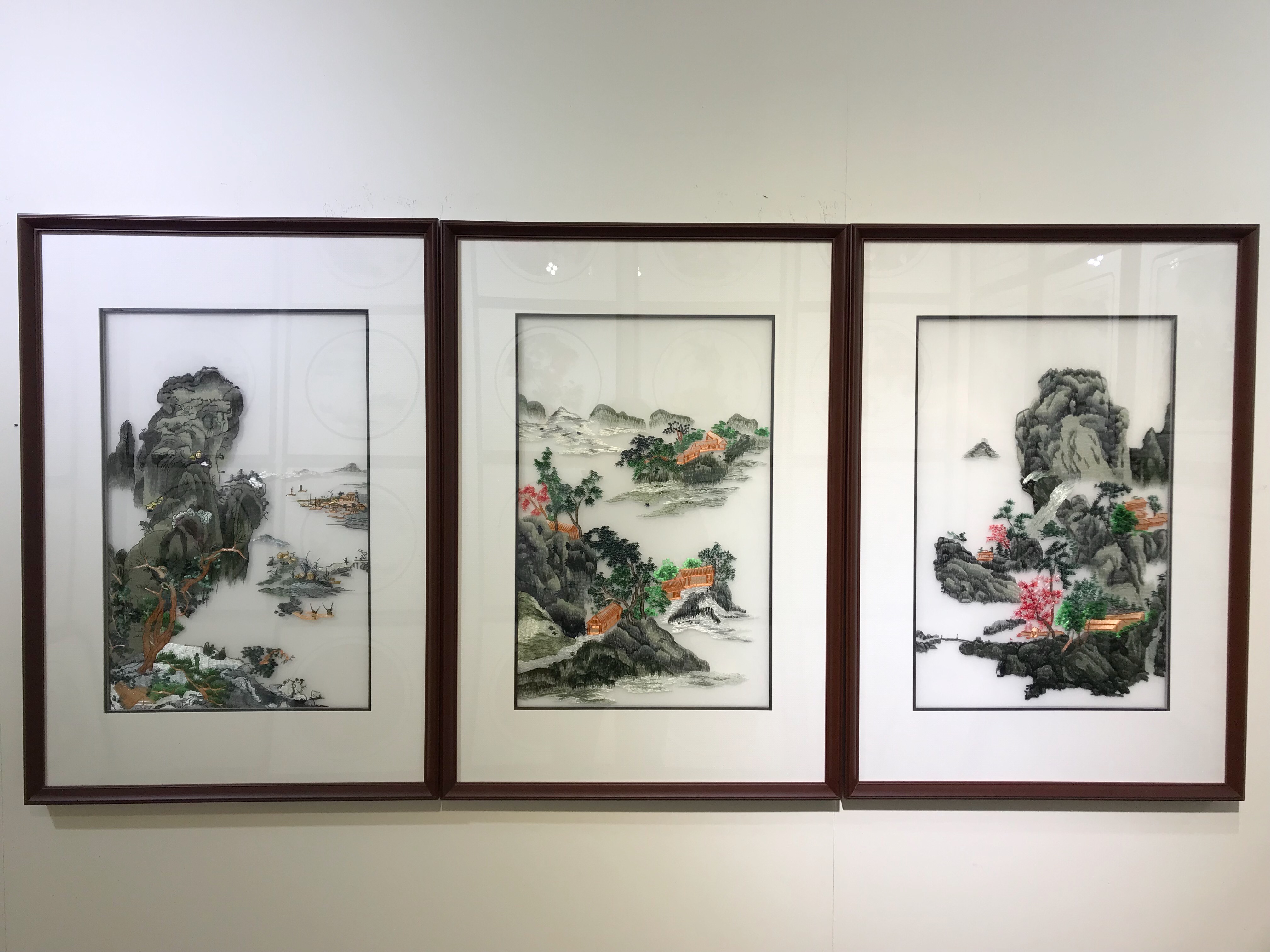 顶尖绣品绣艺空间溪山乐居苏绣装饰画