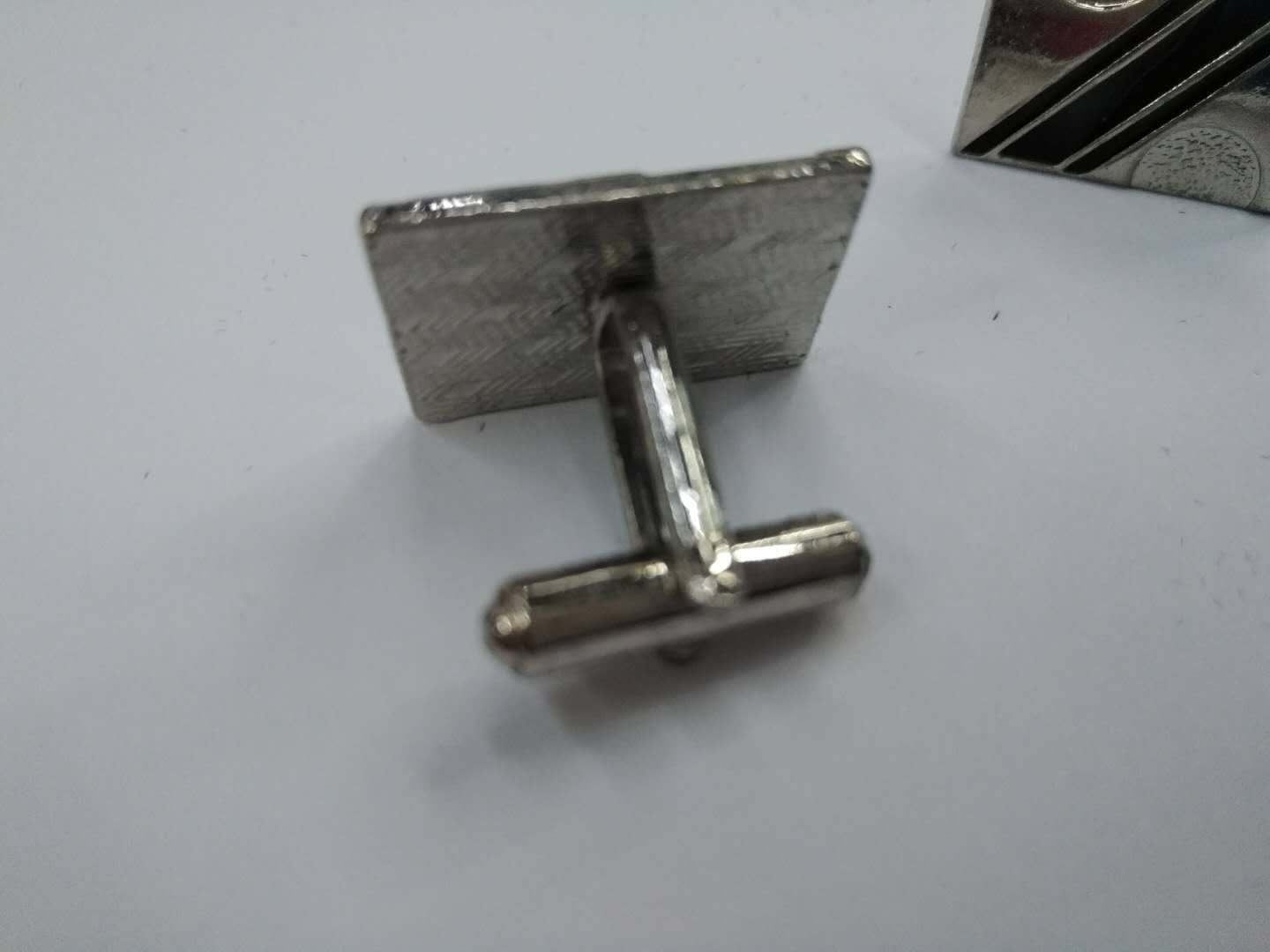 Factory direct sales of high-end men's suits, custom-made metal cufflinks, custom cufflinks and buttons, factory wholesale details Picture