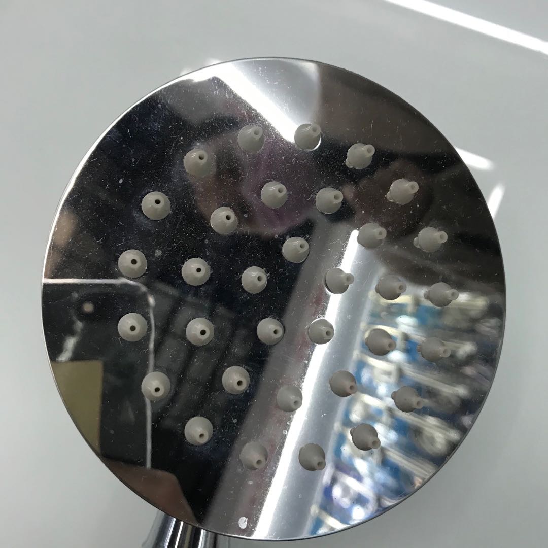 不锈钢花洒喷头卫生间热水器通用洗澡手持沐浴淋头家用产品图