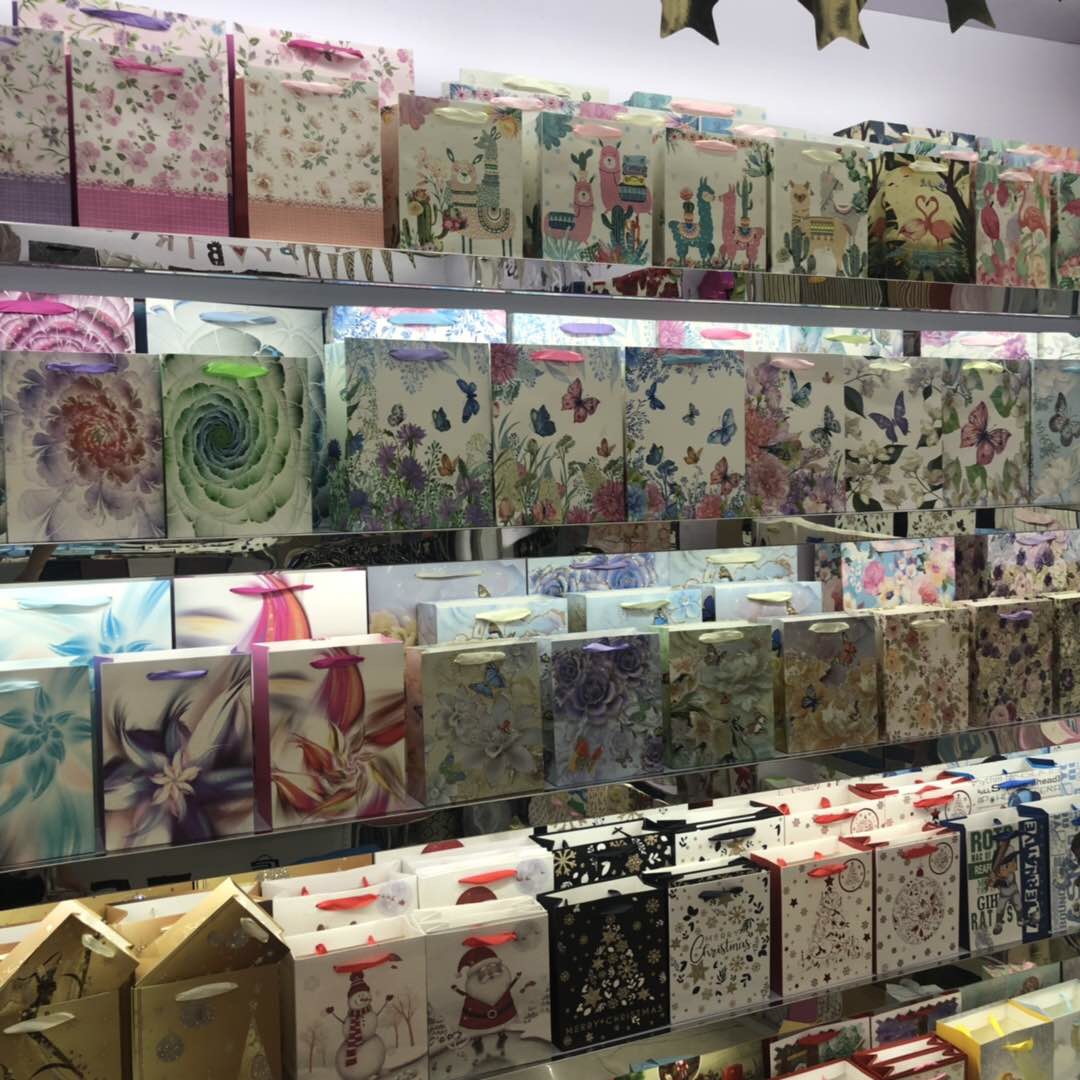 E.F gift bags describe pic - 2