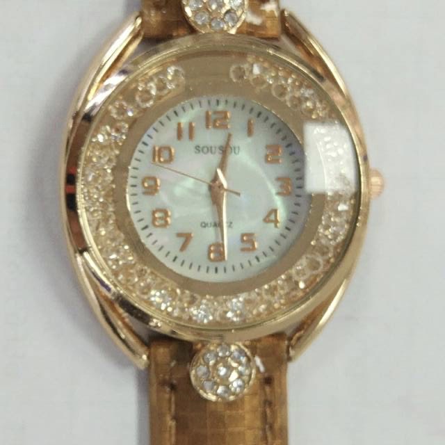 This retro forest girl watch is a bestseller for both men and women. It exudes a trendy feminine charm and features a mini dial with natural rhinestones details Picture