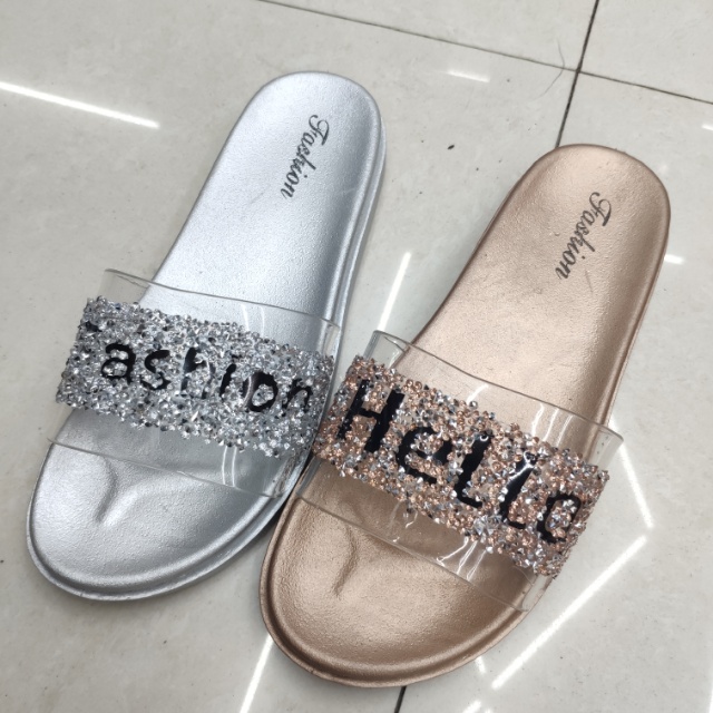 New casual, versatile, one-line, simple, fashionable and cute sequined flip-flops for women
