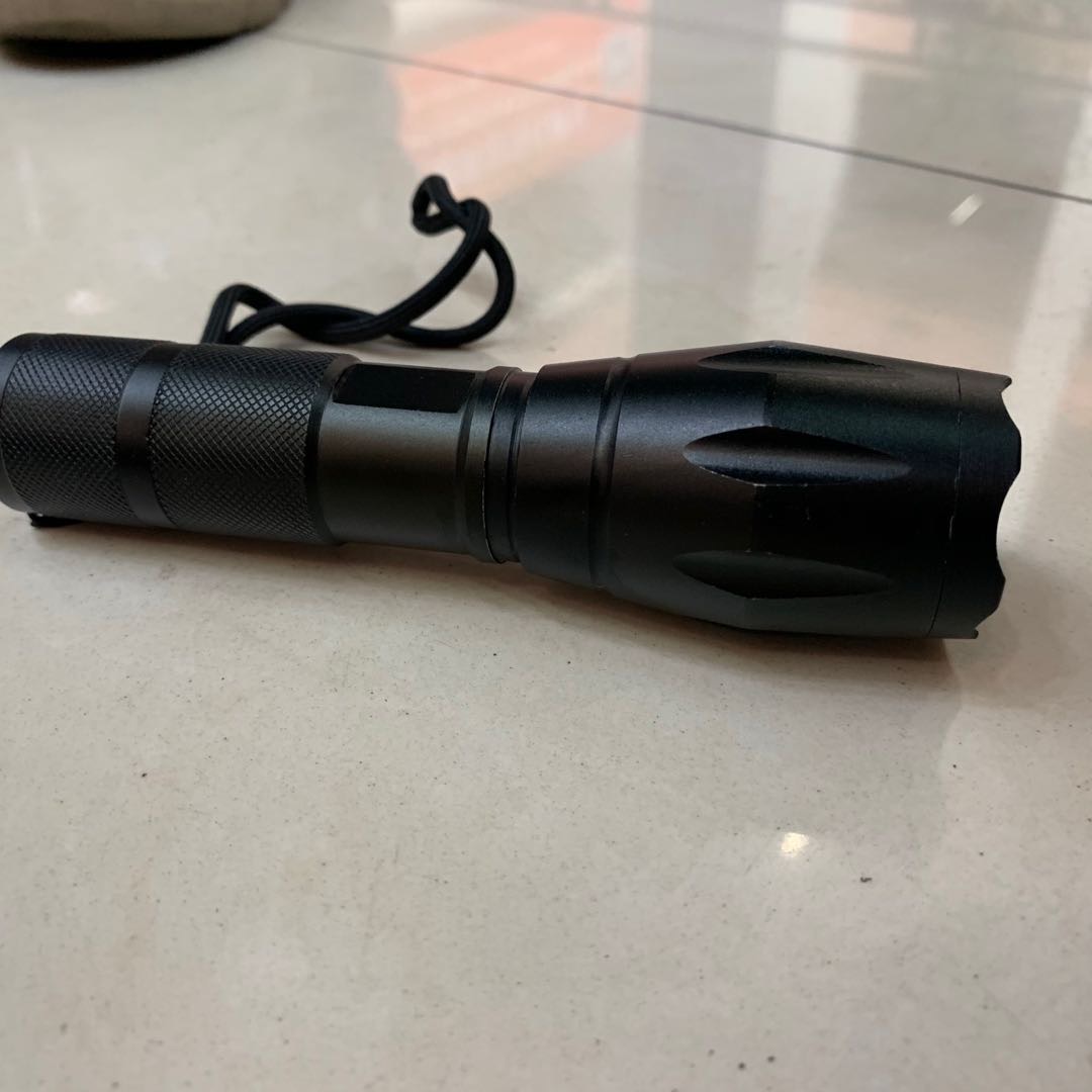 超亮充电手电筒户外远射夜用多功能便携手机充电灯家用小手电筒细节图