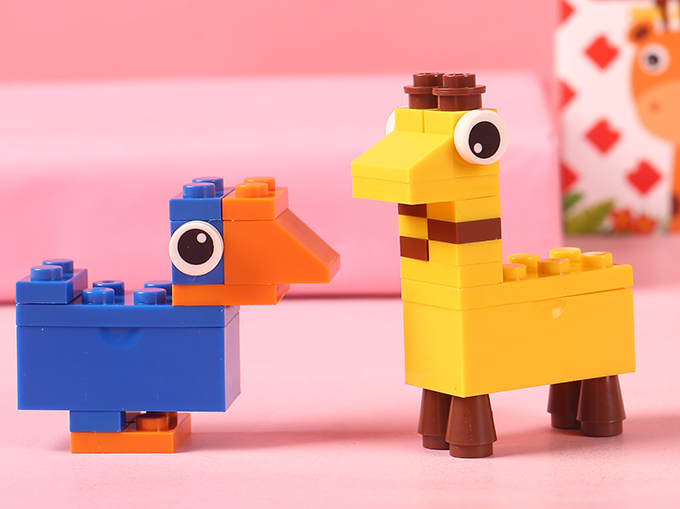 Cute animal building block pencil sharpener, portable manual cartoon cute pencil sharpener for children and primary school students