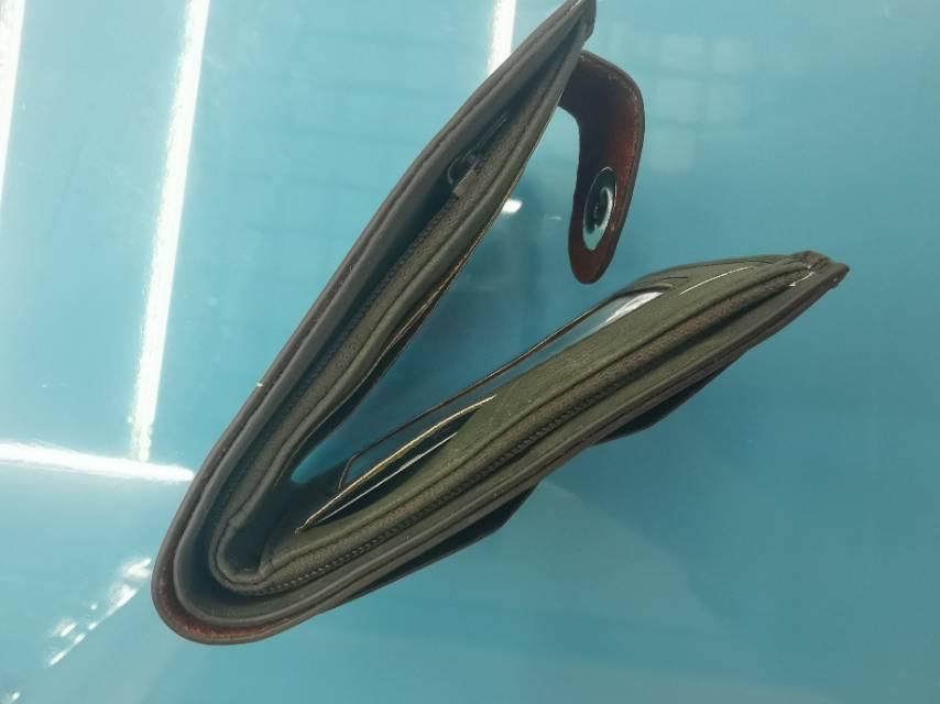 Fashionable men's mini wallet, a multi-functional, compact and ultra-thin folding wallet for men details Picture