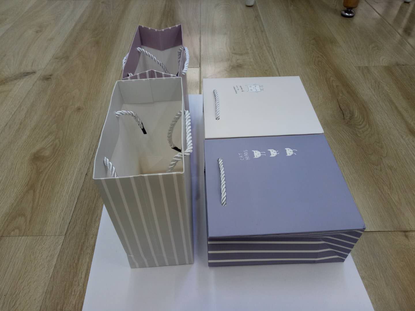 Fashion Gift Bag Fresh Bag Paper Tote Bag Factory Direct Sales details Picture