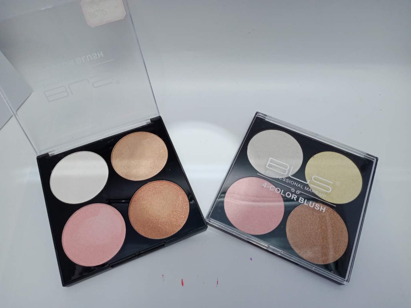 The 4-color high-gloss combination of dazzling eyeshadow is waterproof, sweat-proof and non-smudging details Picture