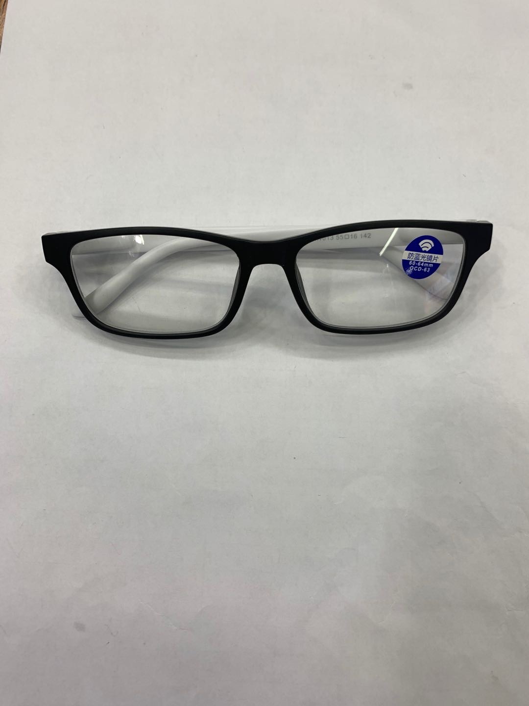 Classic black-framed square full-frame myopia glasses and plain glasses