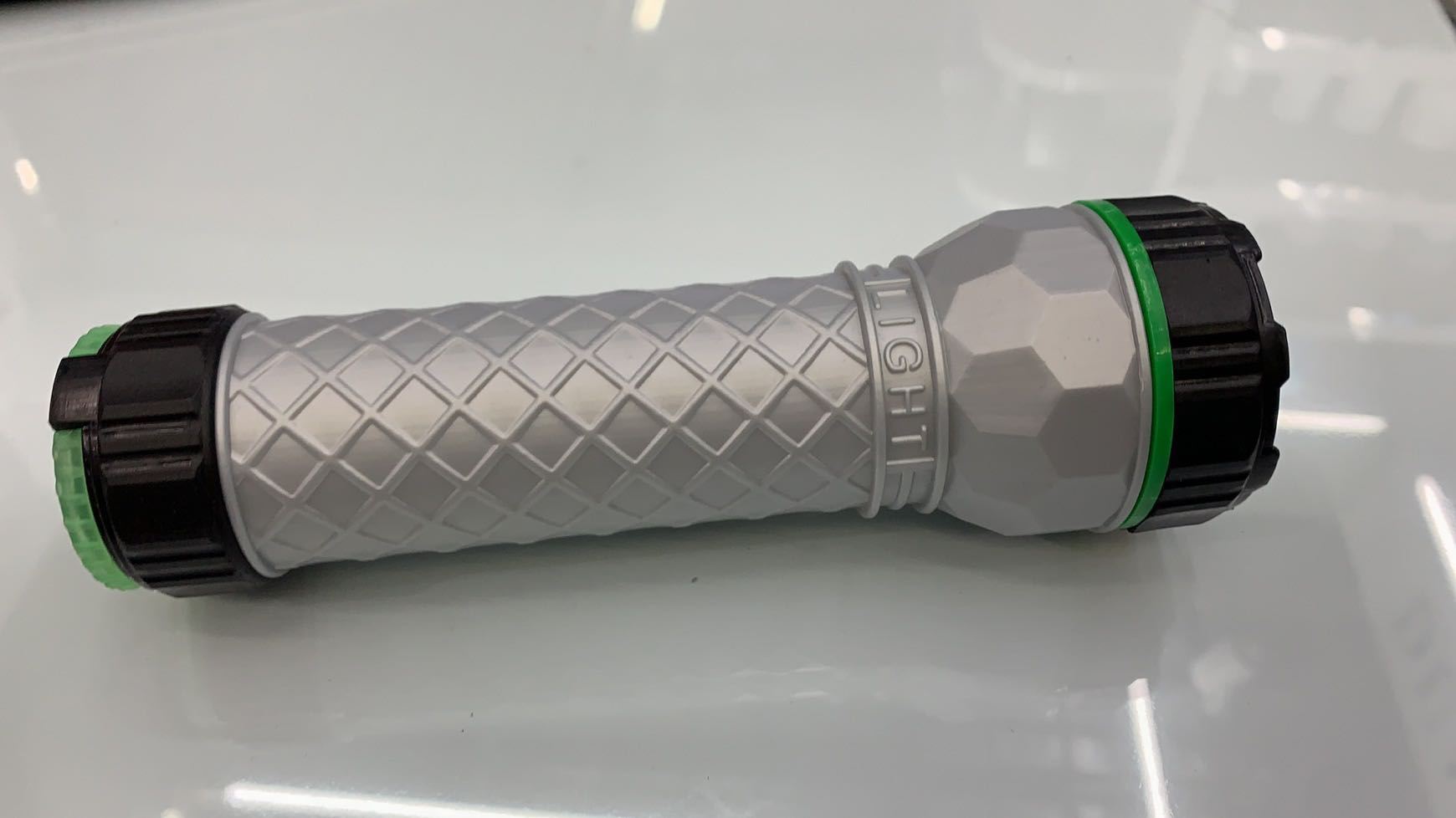 Plastic led flashlight, with replaceable dry battery.