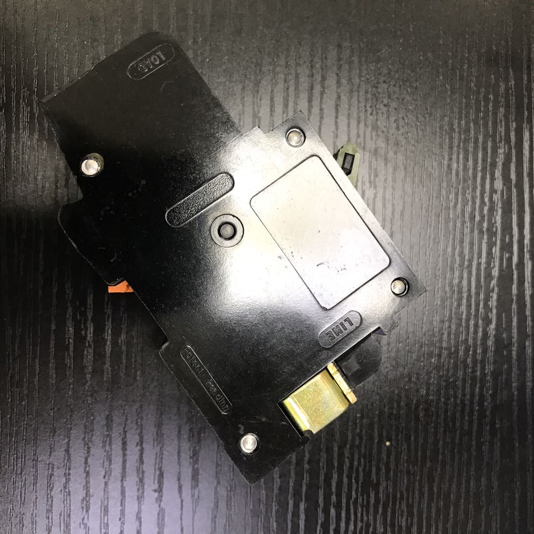 Original genuine circuit breaker, small 2p air switch, household protector details Picture