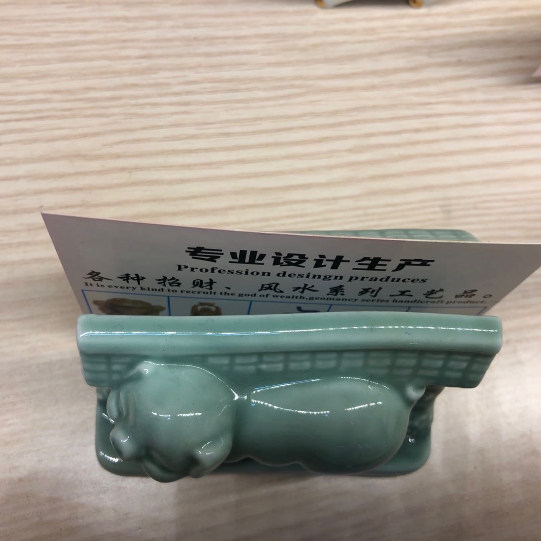 Jintai Craft Pig business Card, creative ceramic handicrafts, decorative items, European-style luxurious home display gifts Specification image