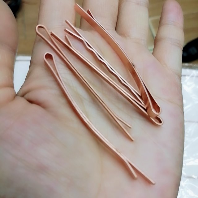High-quality electroplated small hair clips and headwear accessories details Picture