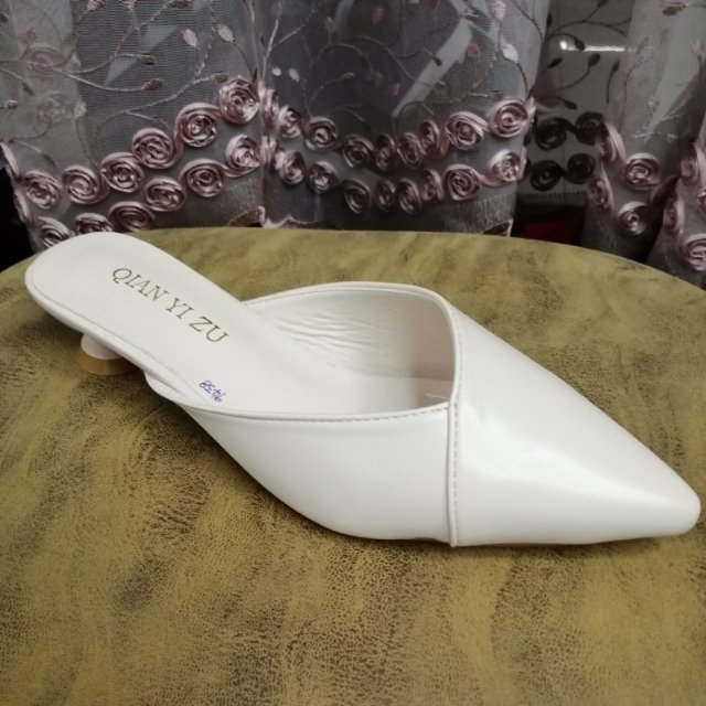White baotou pointed low heel sandals summer new comfortable non-slip women's shoes sandals