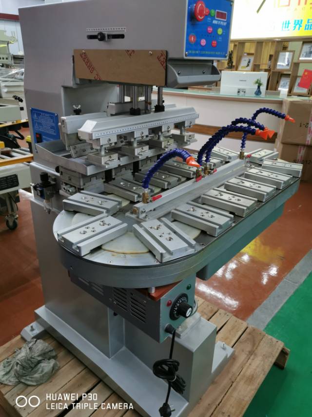 Automatic pad printing machine