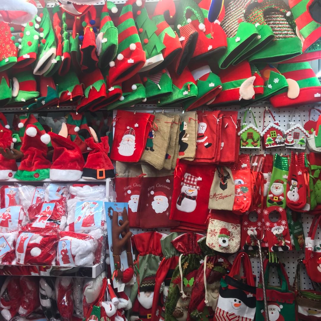 Yiwu Junhong Christmas Clothing and Gift Factory describe pic - 3