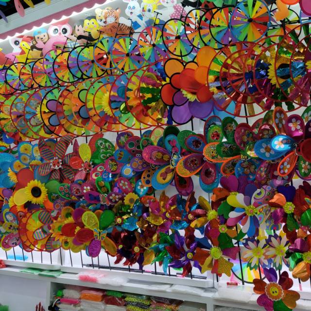 A windmill balloon club in the morning