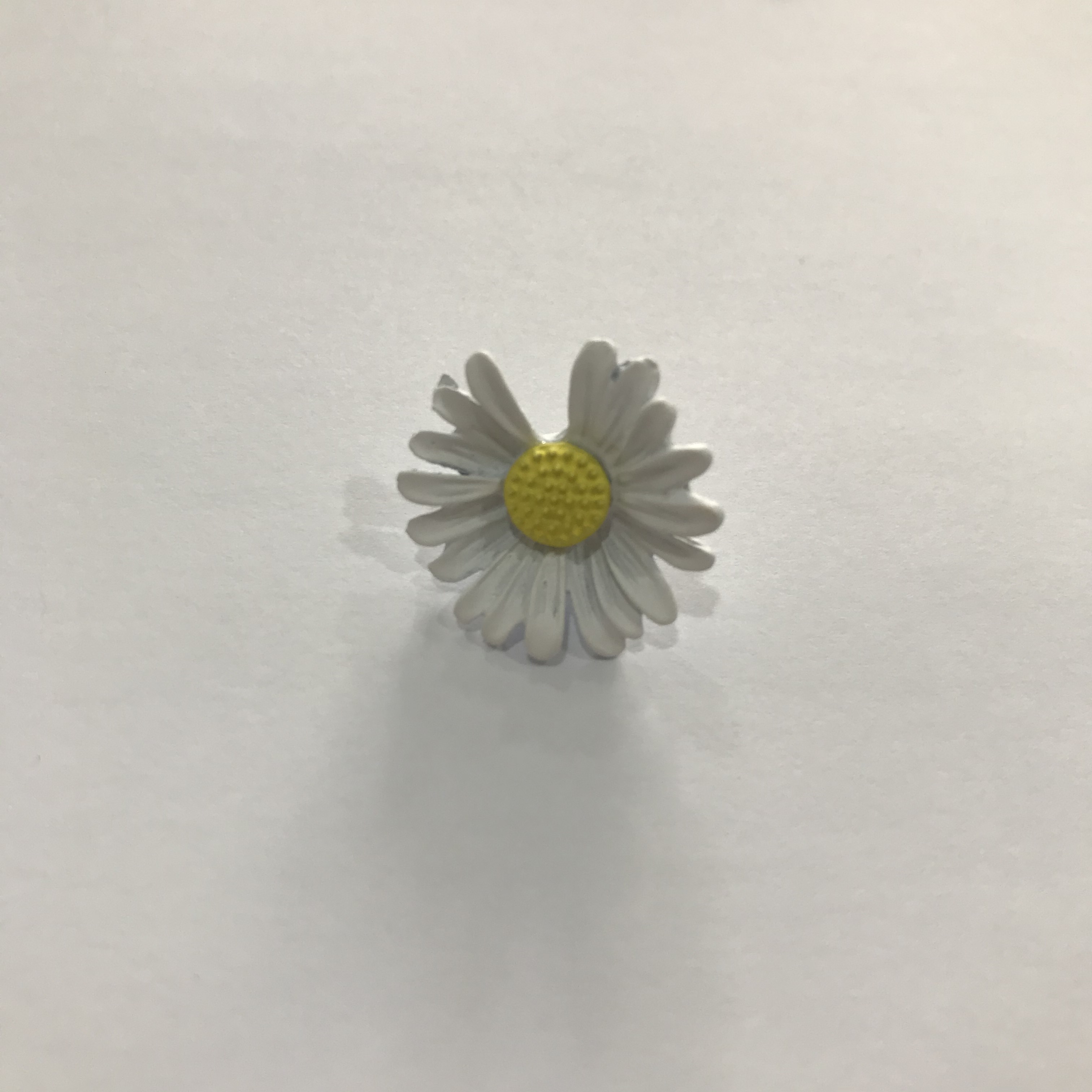 White shoelace buckle chrysanthemum decoration i shoe buckle cartoon cute shoe decoration shoe accessories (100ps/ package) details Picture