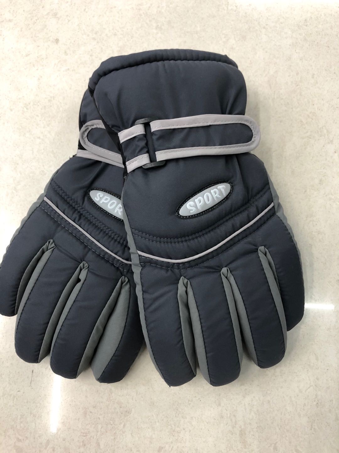新款儿童滑雪手套男女童宝宝冬季防寒防风防水防滑三层保暖户外