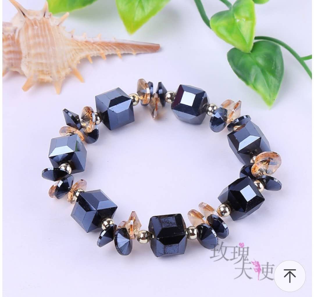 Rose Angel Original Rubik's Cube Sugar Crystal Bracelet, a versatile accessory for women, a fashionable and sweet bracelet Specification image