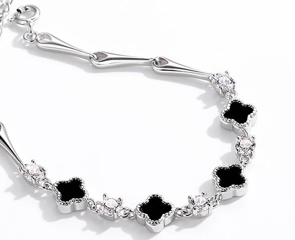 Net Red 925 Silver Material Japanese And Korean Style Women's Four-Leaf Clover Hand Bracelet Bracelet Specification drawing